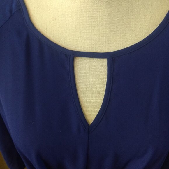 Bold elements blouse - Picture 2 of 3